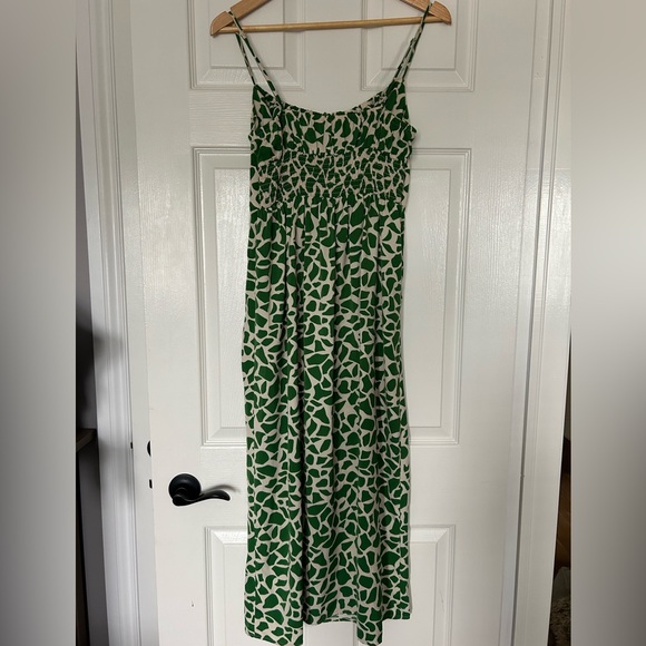 Dynamite green patterned dress, size small. - Picture 2 of 2